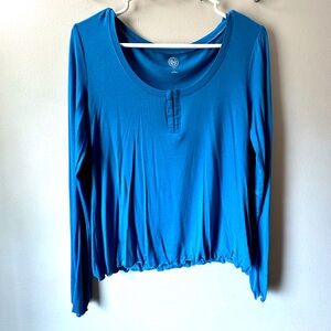 SO juniors teal long sleeve top. Size Small